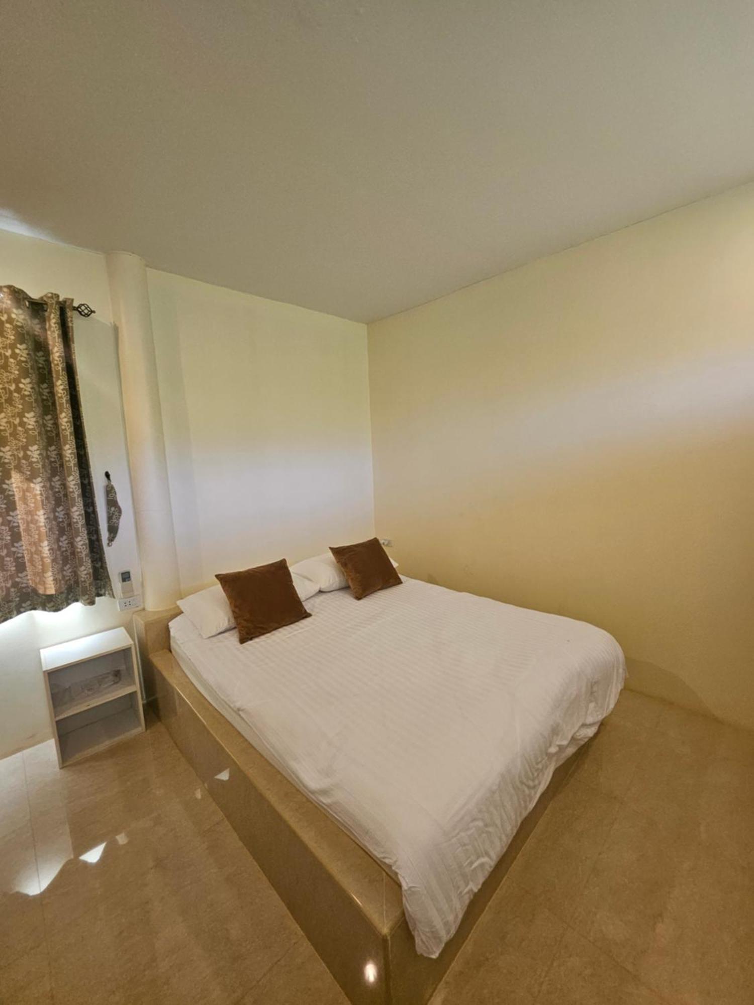 Bed and Breakfast Khaoyaitriplefive Ban Thung Sawang Exterior foto