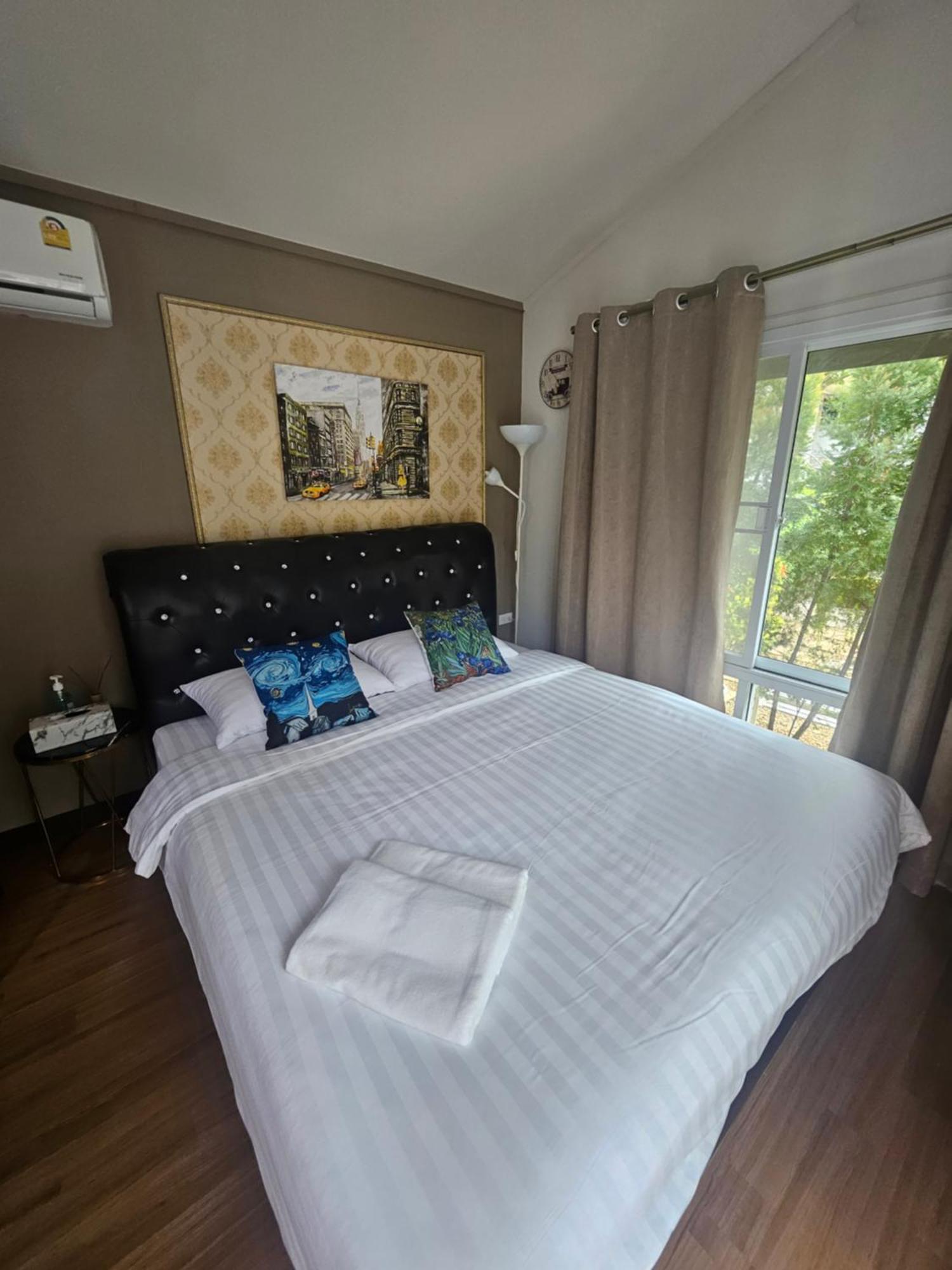 Bed and Breakfast Khaoyaitriplefive Ban Thung Sawang Exterior foto